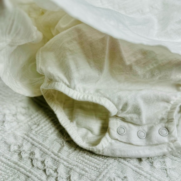 Carter's bubble romper with hats - Picture 6 of 8